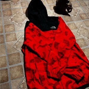 THE NORTH FACE Boys XL (18/20) Rain Jacket Windbreaker
Fits men’s medium